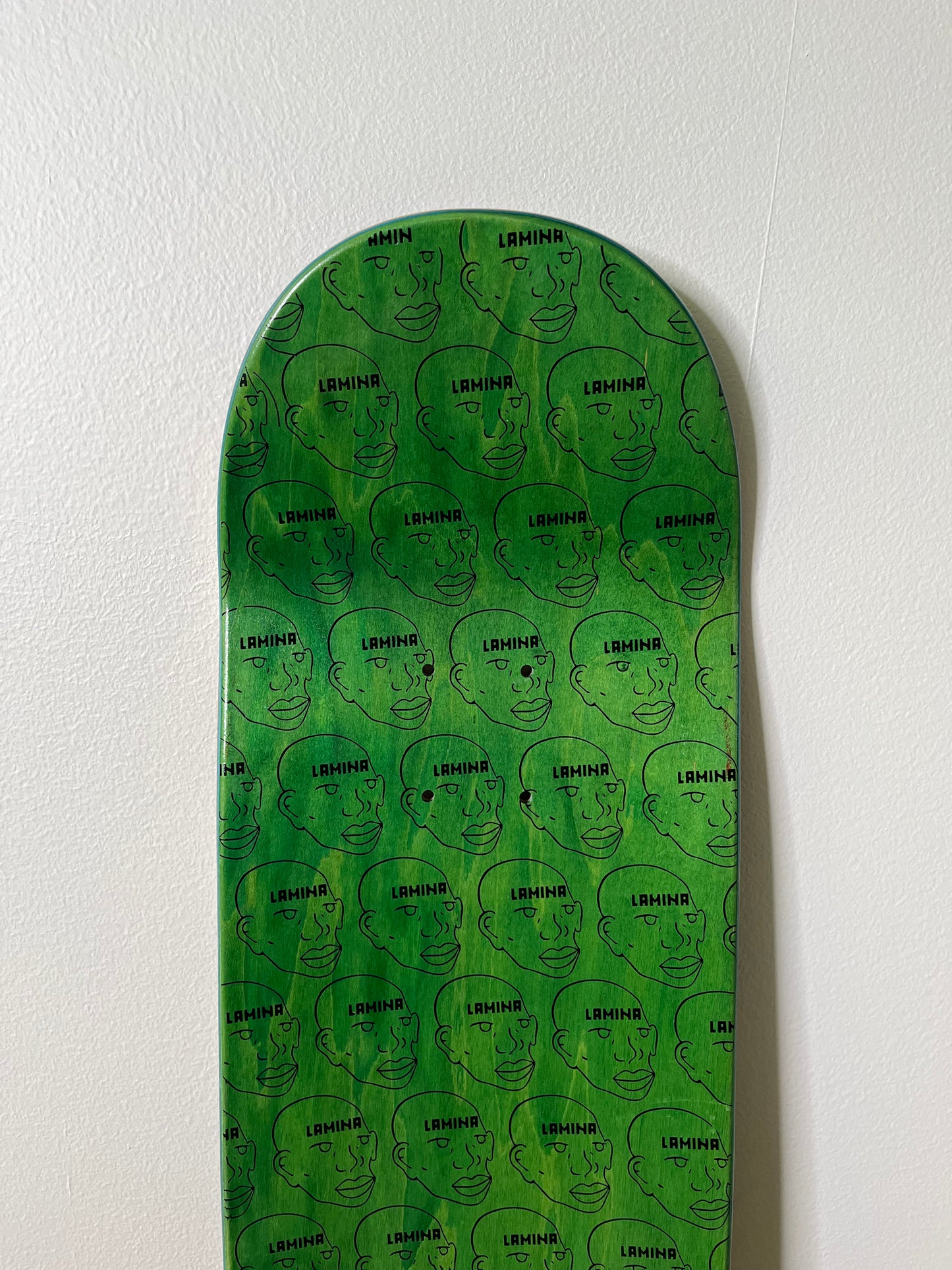 Töis Crew x Lamina Deck (8.5)
