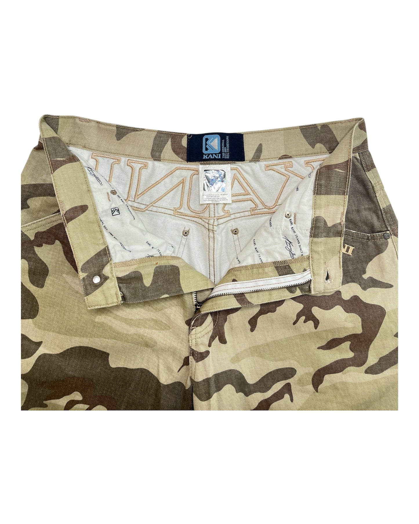 Karl Kani Camo Shorts (34)