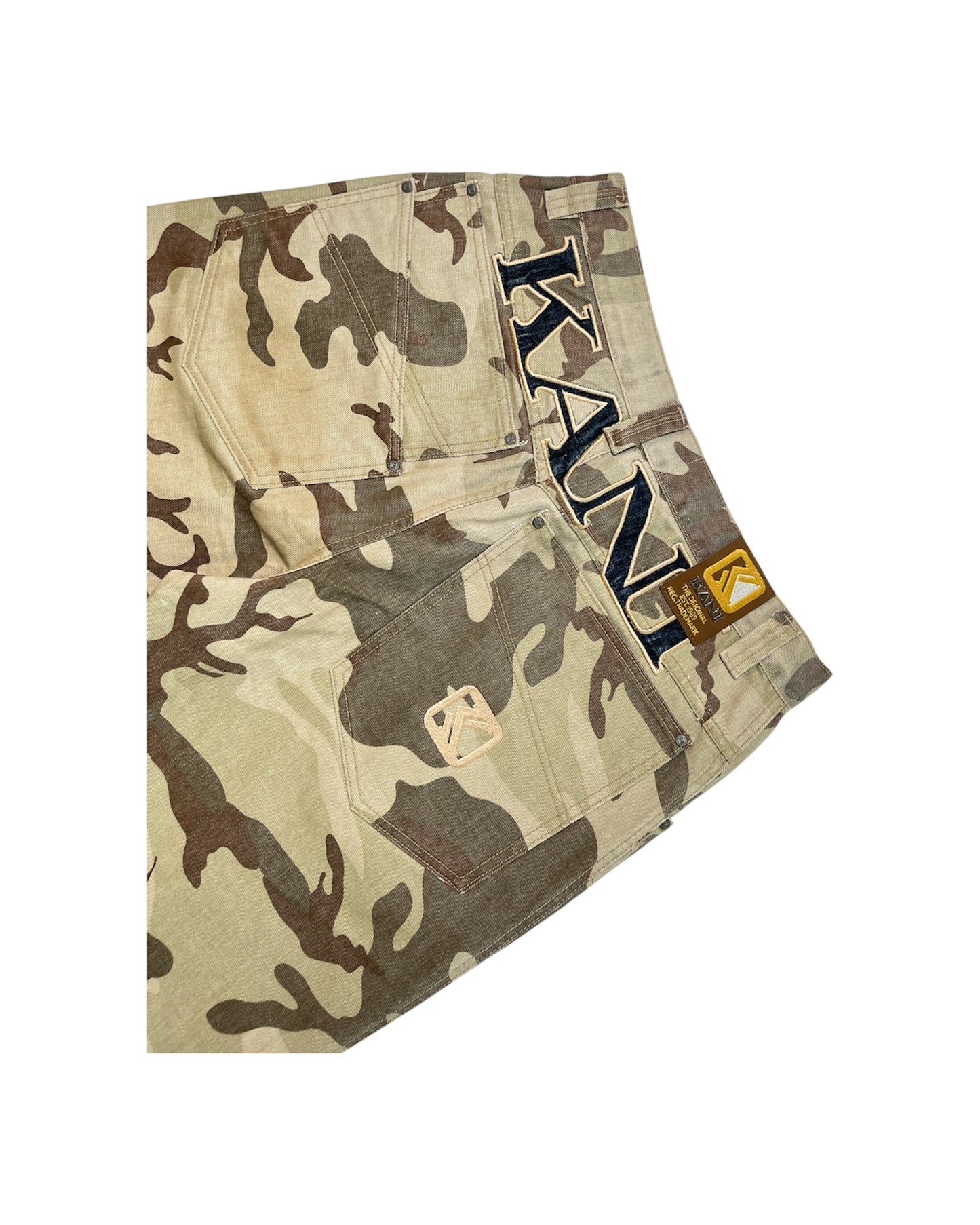 Karl Kani Camo Shorts (34)