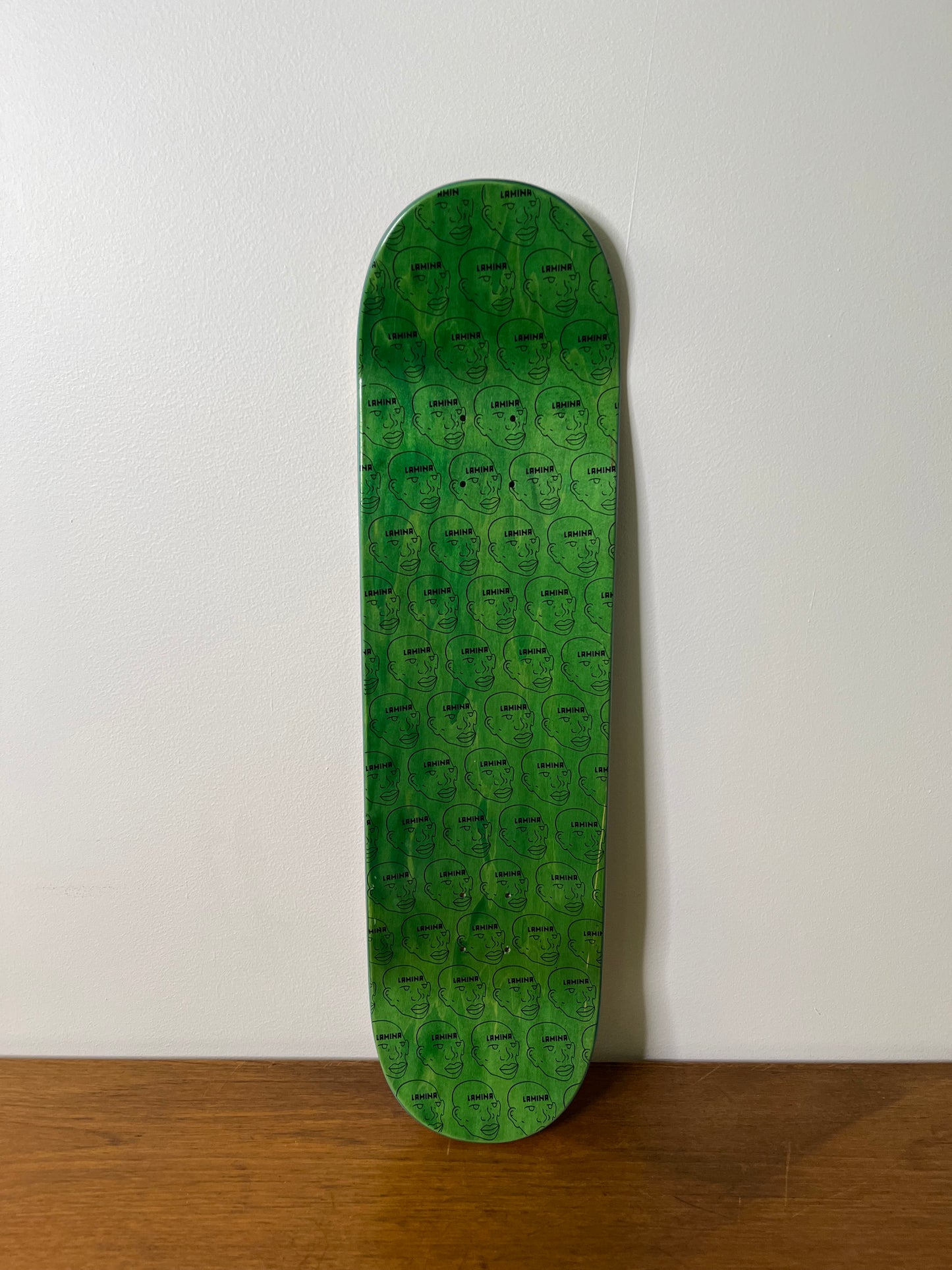 Töis Crew x Lamina Deck (8.5)