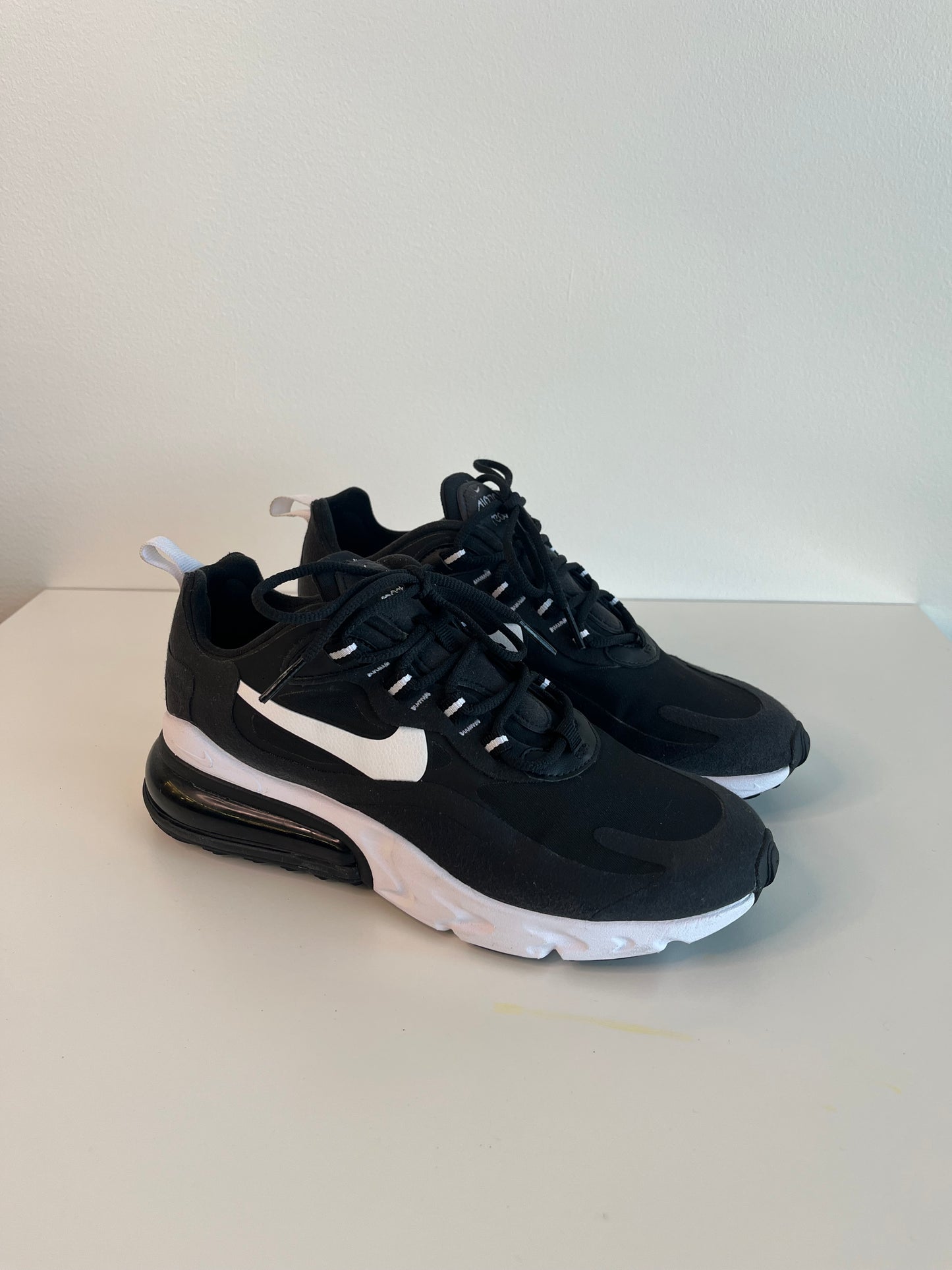 Nike Air Max 270 React (US7)