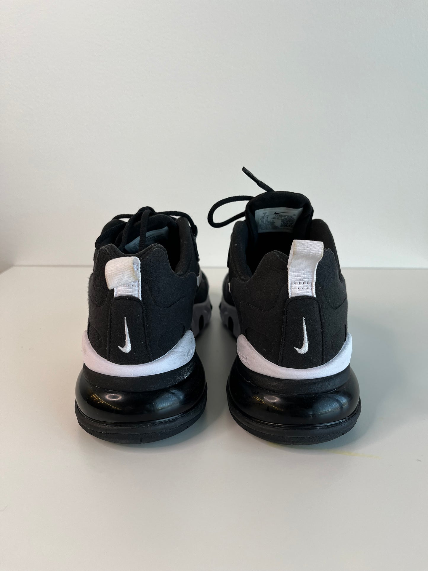 Nike Air Max 270 React (US7)